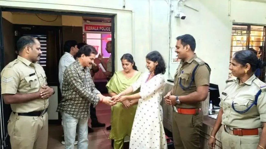 കളഞ്ഞുകിട്ടിയ സ്വർണാഭരണങ്ങൾ ഉടമയ്ക്ക് കൈമാറി; മാതൃകയായി യുവതിയും അമ്മയും