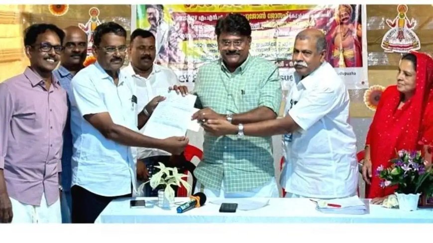 കെ.എസ്.ആർ.ടി.സി ജംഗ്ഷനിലെ ഗതാഗതക്കുരുക്ക്: പരിഹാര നടപടികൾ ആവശ്യപ്പെട്ട് ട്രാക്ക് നിവേദനം സമർപ്പിച്ചു
