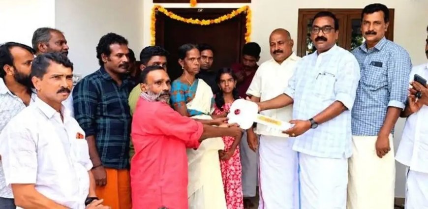 ഗുരുശ്രീ ഭവന പദ്ധതിയിൽ കൂട്ടാർ ശാഖയുടെ കരുതൽ; വീടിന്റെ താക്കോൽദാനം നടത്തി