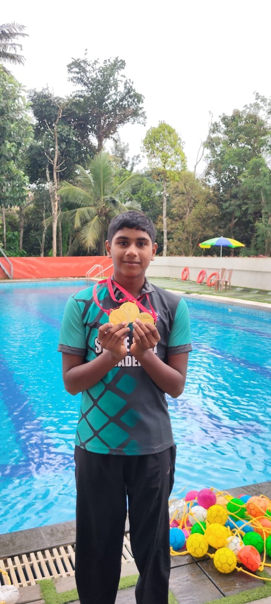 ജില്ലാ അക്വാട്ടിക് സ്കൂൾ മീറ്റിൽ സ്വർണത്തിളക്കവുമായി ശാന്തിഗ്രാം ഗാന്ധിജി സ്കൂളിന്റെ അബ്നർ