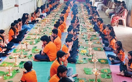 സരസ്വതി വിദ്യാനികേതൻ സ്കൂളിൽ വിജയദശമി ആഘോഷത്തിന്റെ ഭാഗമായി സരസ്വതീപൂജയും വിദ്യാഗോപാല മന്ത്രാർച്ചനയും നടത്തി.