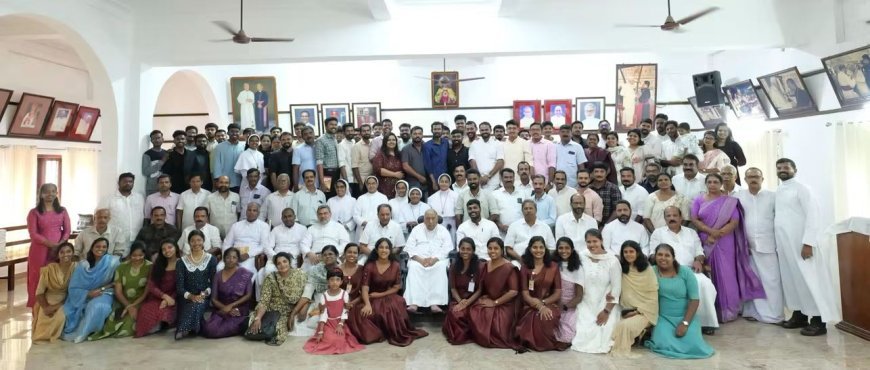 സീറോ മലബാർ യൂത്ത് മൂവ്മെന്റ് (SMYM) പാലാ രൂപതയുടെ നേതൃത്വത്തിൽ മുൻകാല ഭാരവാഹികളുടെ സംഗമം ‘ബാക്ക് ടു ദി റൂട്ട്സ്’ എന്ന പേരിൽ പാലാ ബിഷപ്പ്സ് ഹൗസിൽ സംഘടിപ്പിച്ചു
