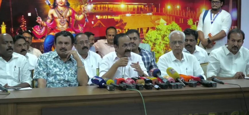തുലാമാസ പൂജയ്ക്കായി ശബരിമല നട തുറന്നു, മുഖ്യമന്ത്രി സന്നിധാനത്ത് എത്തി  ഒരുക്കങ്ങൾ വിലയിരുത്തി